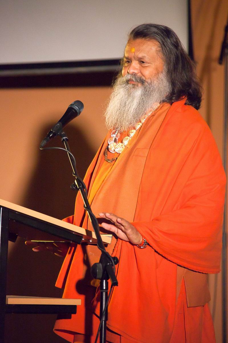 Friday-opening-Swamiji