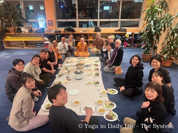 5.idy nz evening meal before satsang wm