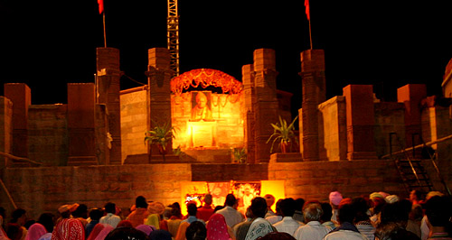 Prayer at Guruji's Mahasamadhi Shrine, November 18