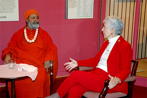 His Holiness Mahamandaleshwar Paramhans Swami Maheshwarananda with US Senator Ms Patsy Ticer in Alexandria/Washington