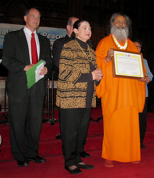 His Holiness Swamiji Receives Title ‘Ambassador of Peace’ 